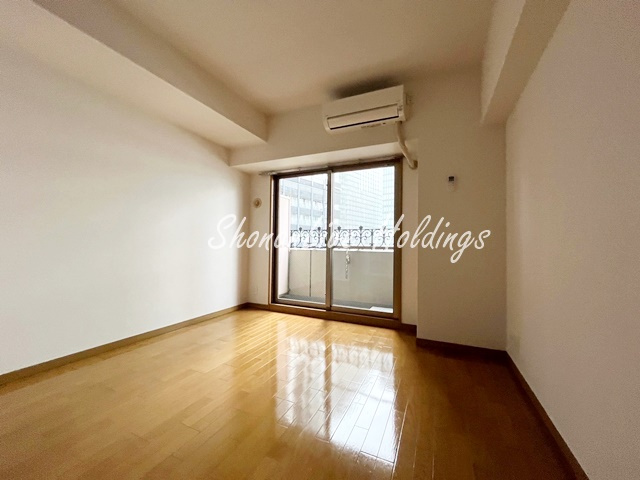 パール横浜東口壱番館の居間・リビング