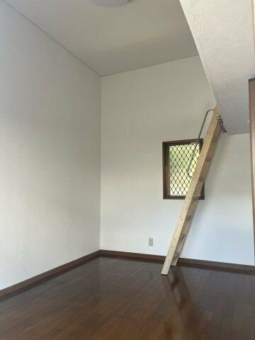 メゾン泉の洋室