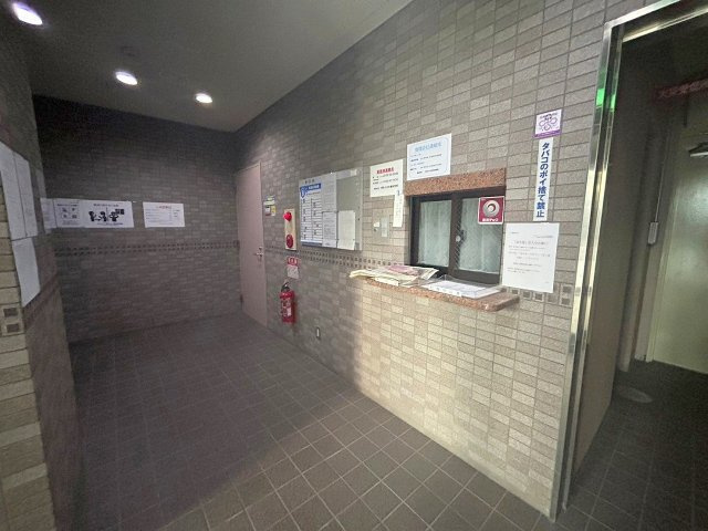 City Lifeディナスティ新大阪のロビー