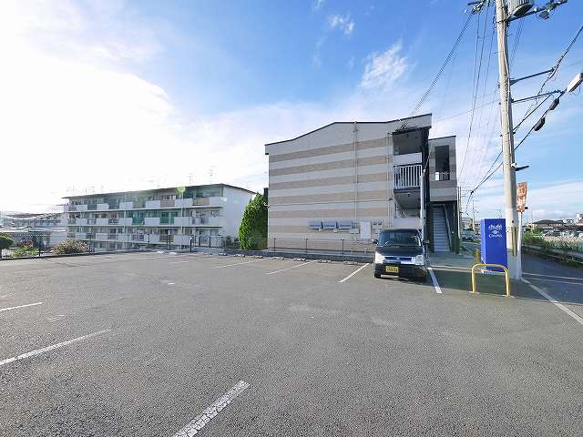 レオパレス売間サニーヒルの駐車場|駐車場に車を止められます