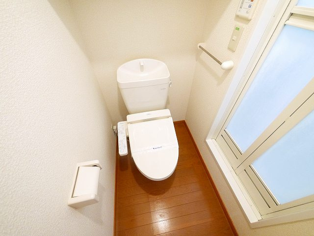 レオパレス売間サニーヒルのトイレ|落ち着いたトイレです