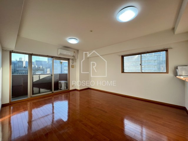 ブラーヴォ梅田北の居間・リビング