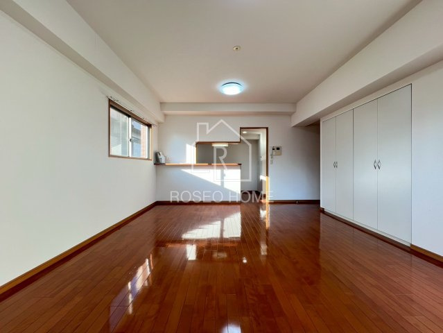 ブラーヴォ梅田北の居間・リビング