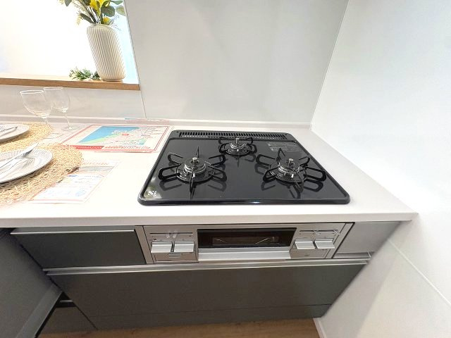 【キッチン】 | 福岡市東区三苫2丁目6期・7期　5号棟（全5棟）【仲介手数料無料・0円】 | ※現地写真準備中の為、施工例です。施工例は完成時と異なる場合があります。