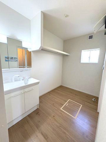 【洗面所】 | 福岡市東区三苫2丁目6期・7期　5号棟（全5棟）【仲介手数料無料・0円】 | ※現地写真準備中の為、施工例です。施工例は完成時と異なる場合があります。