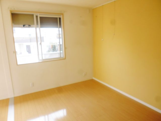 シャーメゾン中尾の洋室