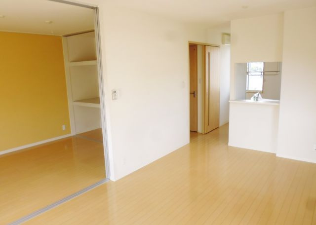 シャーメゾン中尾の居間・リビング