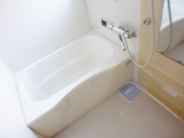 シャーメゾン中尾の浴室