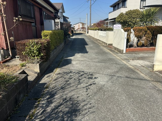 大木町大角中古住宅の前面道路含む現地写真