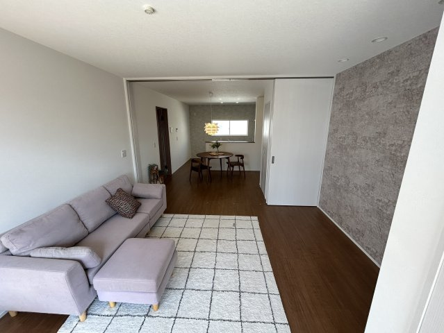 大木町大角中古住宅の居間・リビング|家具類はイメージです。