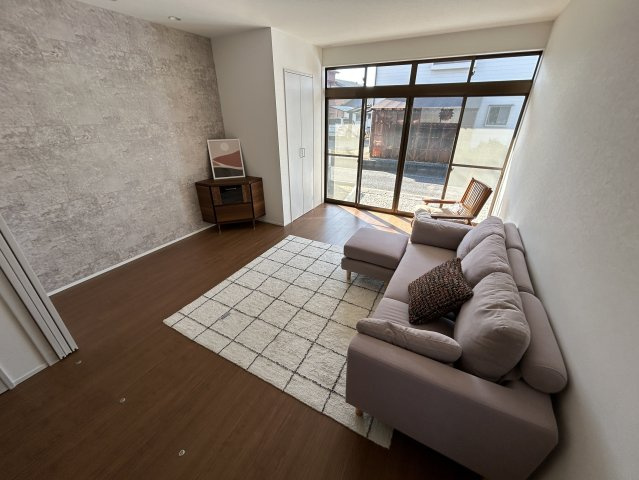 大木町大角中古住宅の居間・リビング|家具類はイメージです。