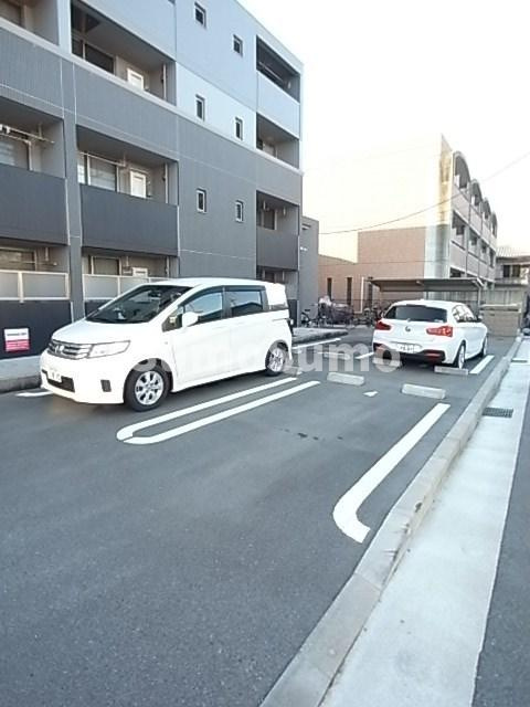 Cherry Amberの駐車場|駐車場完備です