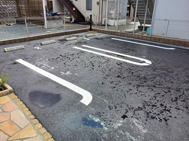 千里パークウェイⅡの駐車場