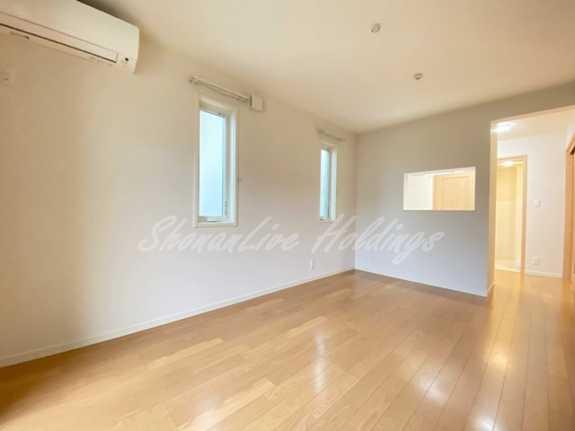 鎌倉市玉縄１丁目のアパートの居間・リビング