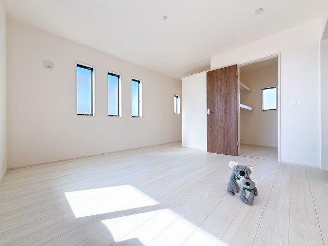 【洋室】 | 渋川市半田　新築住宅 | 「どんな家具を置こうかな」とワクワクする。好みのこだわりのお部屋にしてじぶんだけの部屋でゆったりと寛げます。