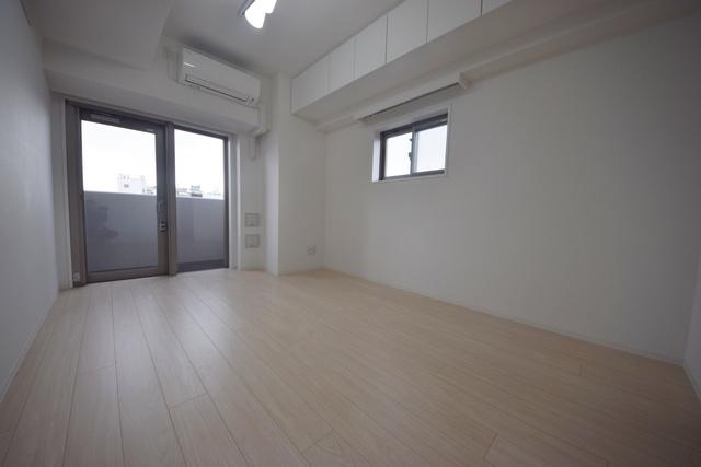 フュージョナル浅草ドゥエの居間・リビング