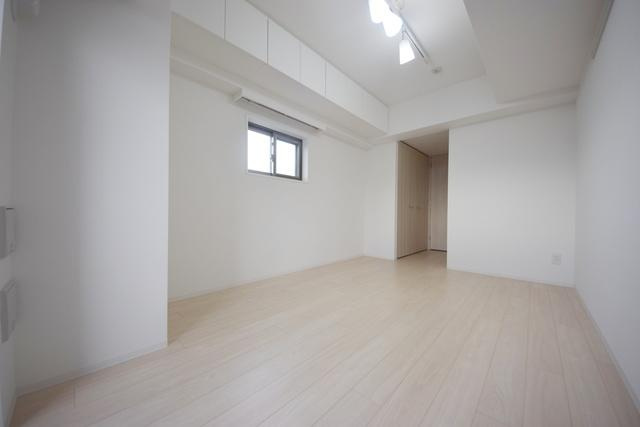 フュージョナル浅草ドゥエの居間・リビング