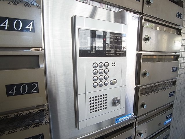 パールハイツ三輪のセキュリティ|エントランスにはオートロック完備