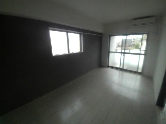 アズール西明石の居間・リビング