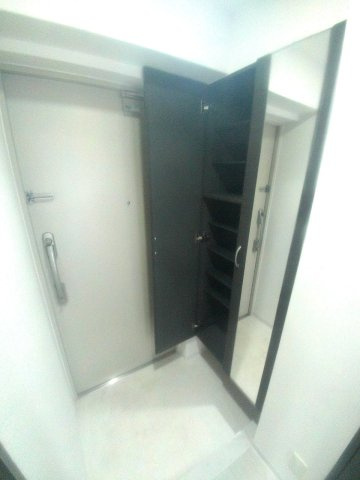 アズール西明石の玄関