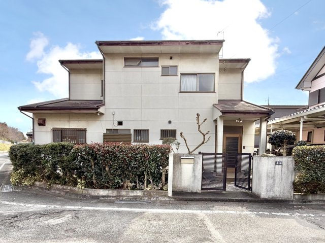 【中古戸建】高崎市宿横手町の外観|■外観｜ここから始まる「日常」はご家族にとってかけがえのない時間となります。少しでも豊かに、快適に。