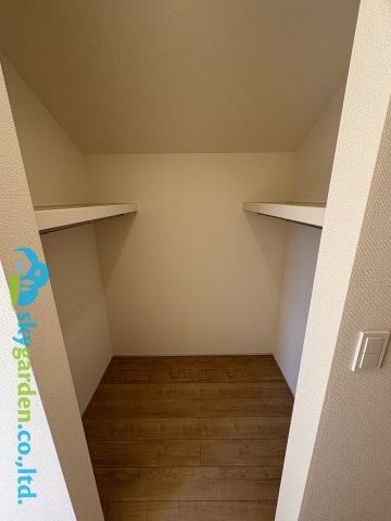 藤沢市羽鳥5丁目 3号棟の収納|ウォークインクロゼット