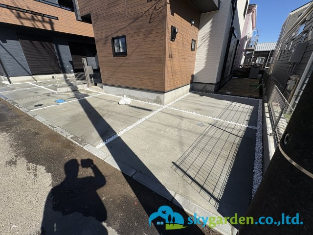 藤沢市羽鳥5丁目 3号棟の駐車場|車種により２台駐車可