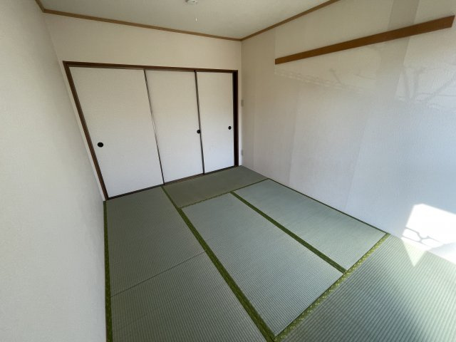 ロイヤルタウン泉Cの内装