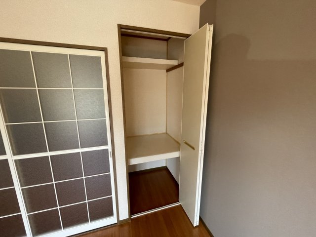 ロイヤルタウン泉Cの収納
