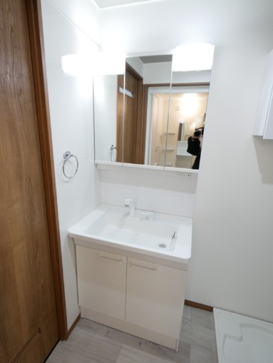 ヴェルテーユ中野の洗面所