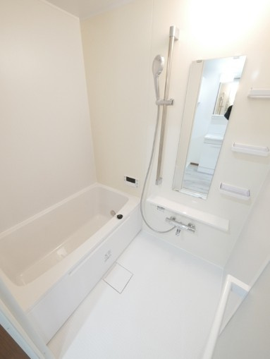 ヴェルテーユ中野の浴室