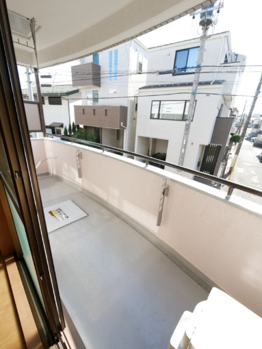 ヴェルテーユ中野のバルコニー