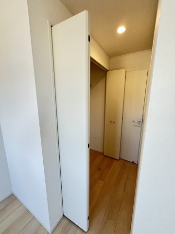 【収納】 | 糟屋郡須恵町須恵第3　1号棟（全1棟）【仲介手数料無料・0円】 | 現地写真。