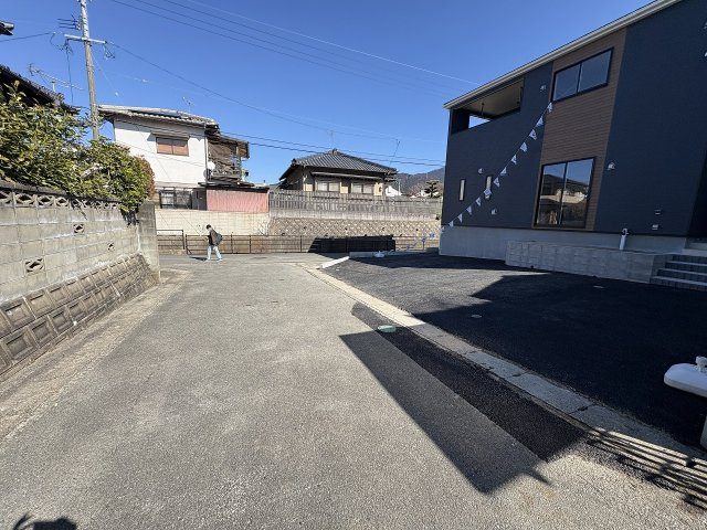 【その他】 | 糟屋郡須恵町須恵第3　1号棟（全1棟）【仲介手数料無料・0円】 | 現地写真。前面道路です。