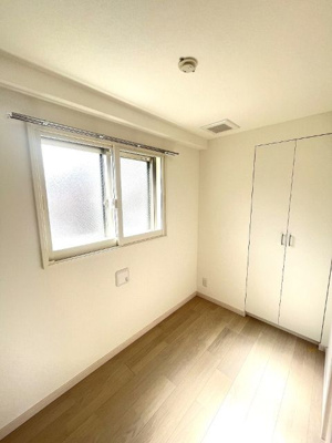 【洋室】 | 常秀館 | 落ち着いた色調の洋室です