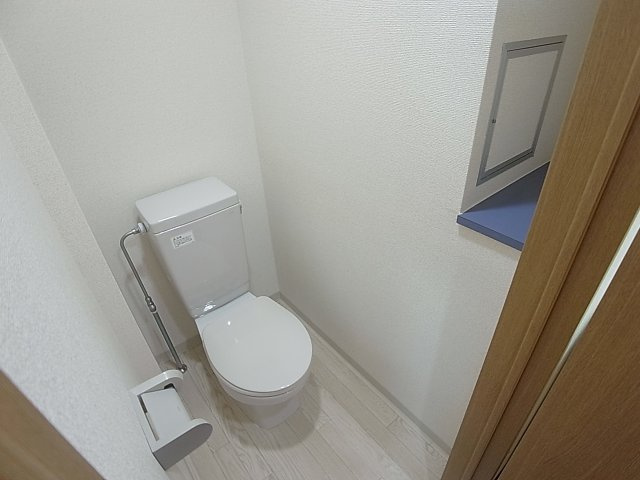 M-PARK WESTのトイレ|棚付きトイレで便利です