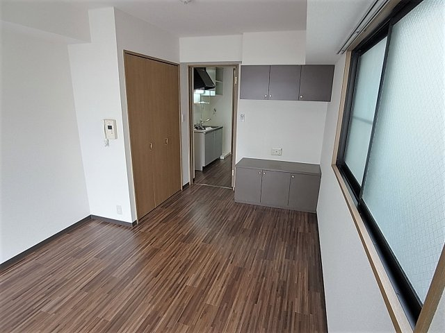 M-PARK WESTの設備|広々7.5帖の洋室です