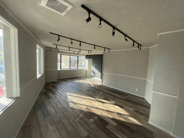 シーズンコート本郷の内装