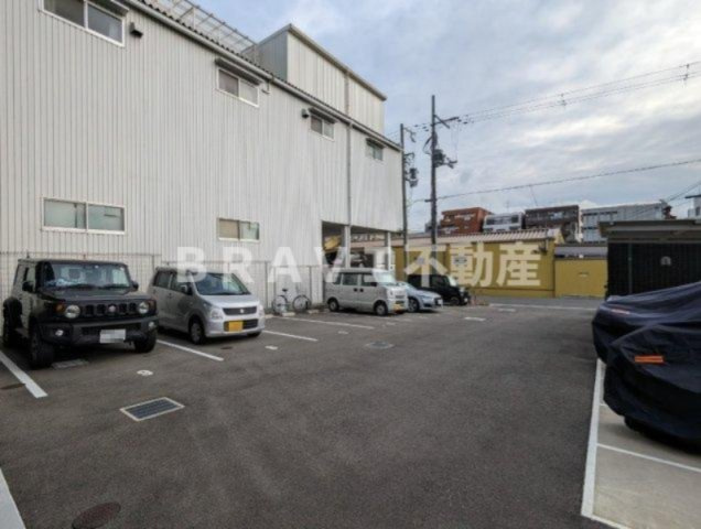 エスリード大阪CENTRAL AVENUE BRAVI不動産の駐車場