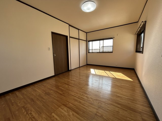 大木町大字笹渕中古住宅の洋室