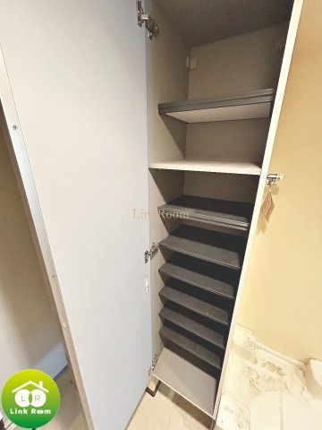 レジデンス毛利EASTの玄関