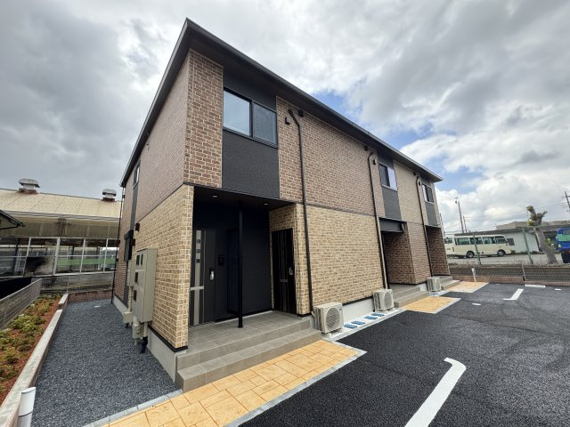 プルミエール富里Bの外観