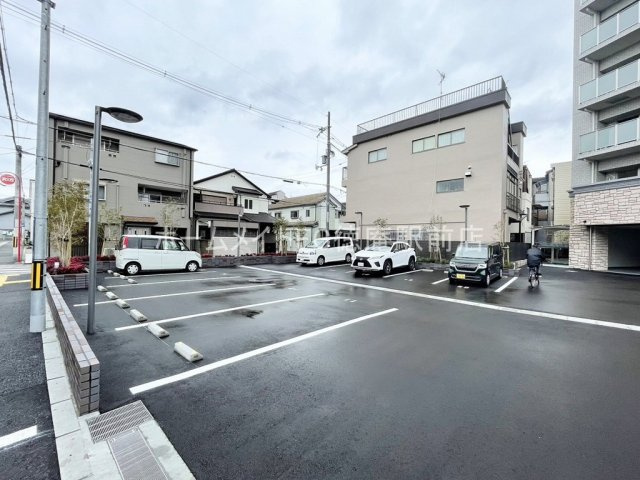 プレジオ森河内ASIANの駐車場