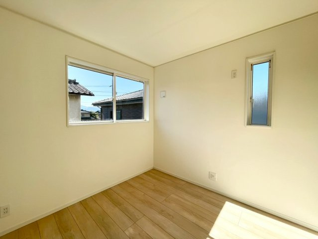 上田市常磐城第６の洋室|全室大きな収納スペース付きで片付けも楽々♪