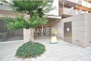 ベルフェリーク天満橋　BRAVI不動産のエントランス