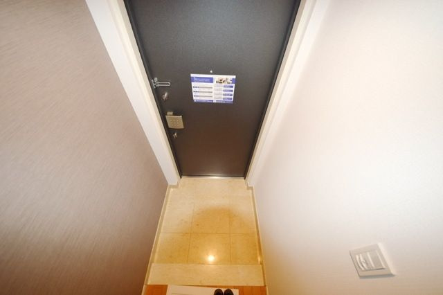 レジディア御茶ノ水の玄関