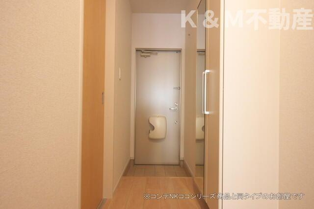 Ａｉ－ＨｉｇｈｔｓⅡＡの玄関|収納もある玄関です