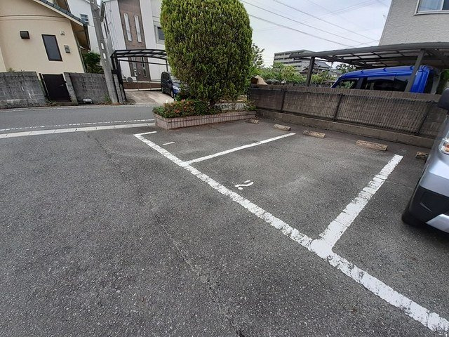 中町ハイツの駐車場|駐車場完備です