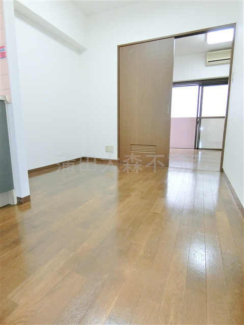 メインステージ大森本町の居間・リビング