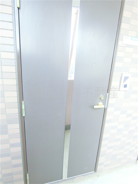 メインステージ大森本町の玄関